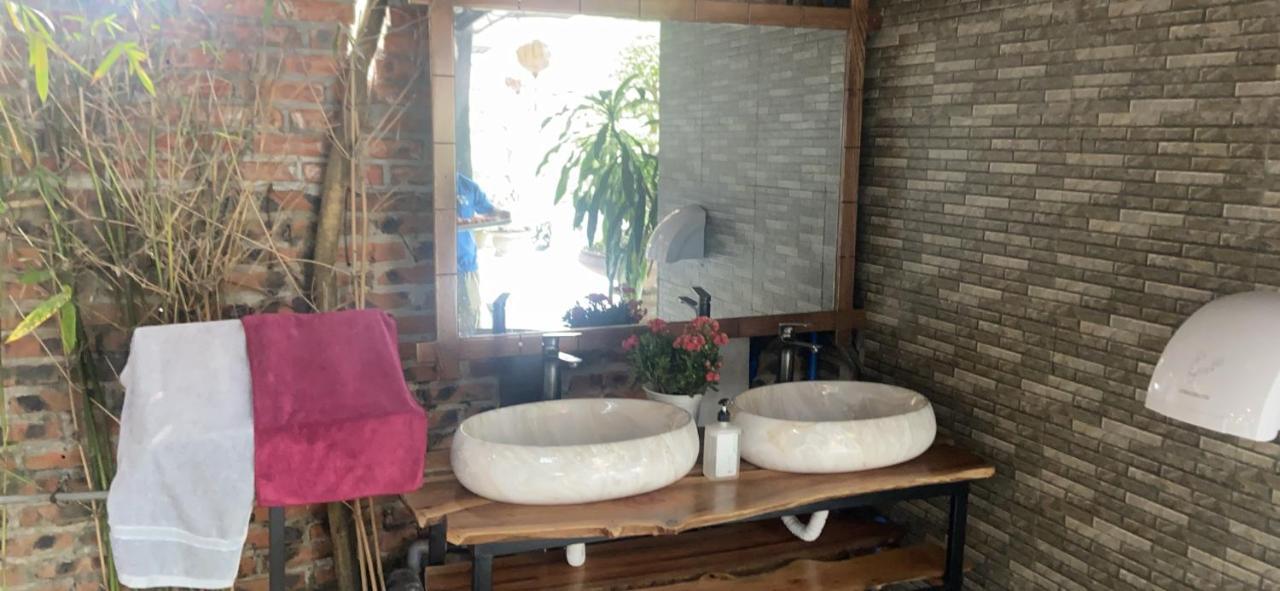 נין בין Camellia Eco Home &Tra My Restaurant מראה חיצוני תמונה